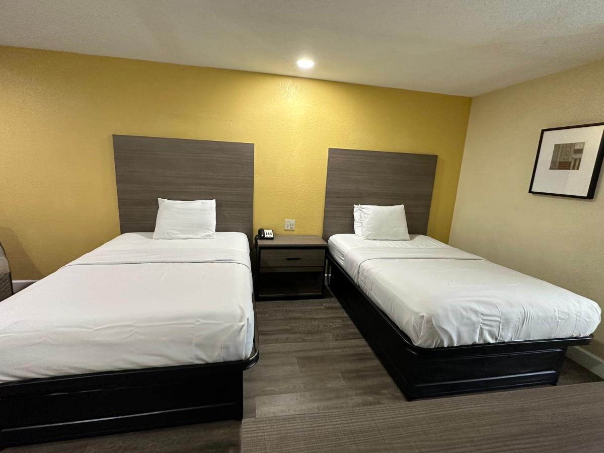 Rodeway Inn & Suites Hwy 290 Nw Houston Esterno foto