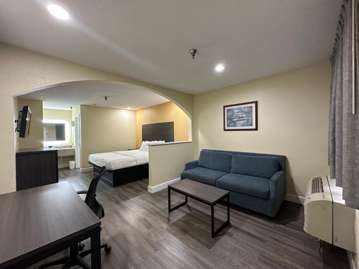 Rodeway Inn & Suites Hwy 290 Nw Houston Esterno foto