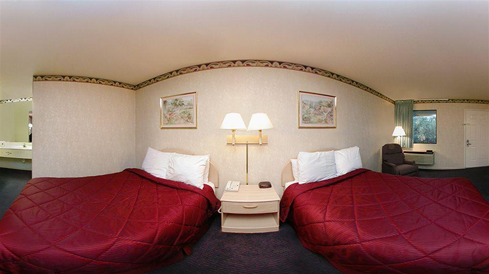 Rodeway Inn & Suites Hwy 290 Nw Houston Esterno foto